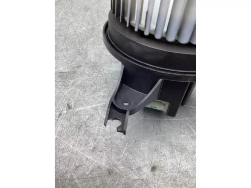 Kachel Ventilatiemotor-8202833 (22284994)