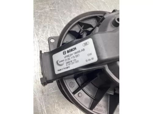 Kachel Ventilatiemotor-8141869 (21027312)