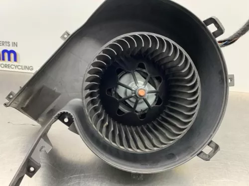 Kachel Ventilatiemotor-8231821 (22124064)