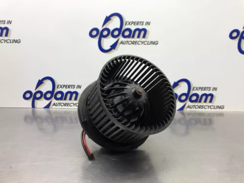 Kachel Ventilatiemotor-8233557 (21301354)